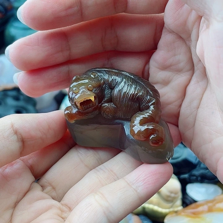 玛瑙/玉髓颈饰未镶嵌随**游