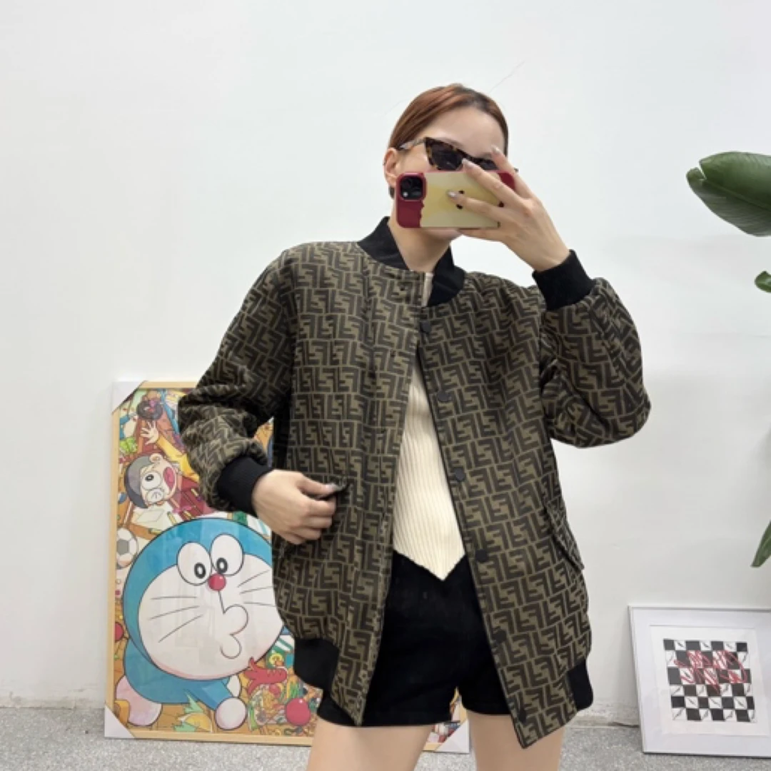 未使用 FENDI/芬迪 满logo短款棉服外套 38码 cl00627
