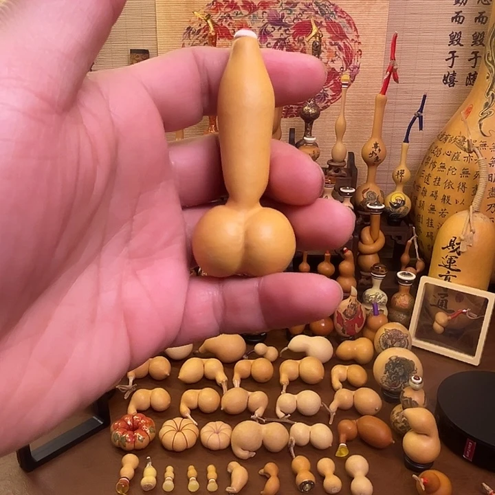 燕***灵韵葫芦精品手把件