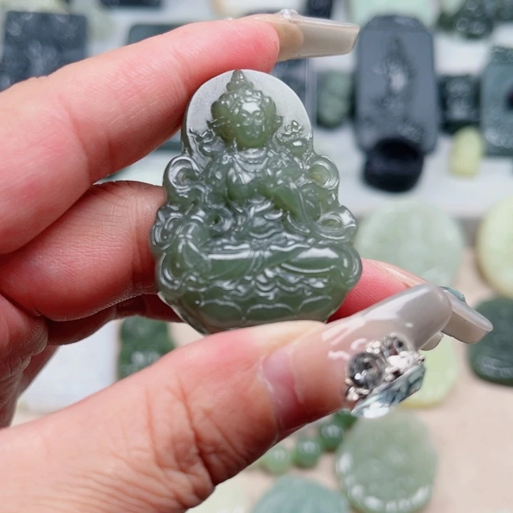 颈饰未镶嵌和田玉