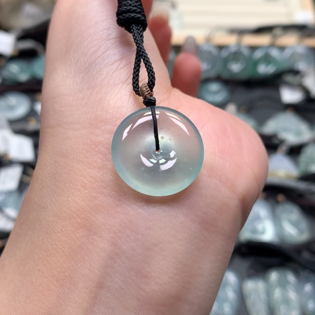 翡翠颈饰未镶嵌扣子