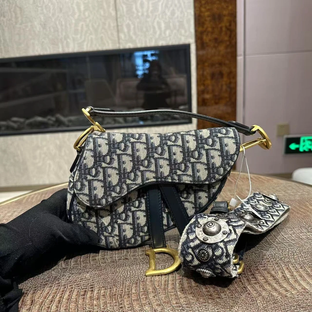95新 DIOR/迪奥 dior小号老花马鞍+肩带/99新/NB12887
