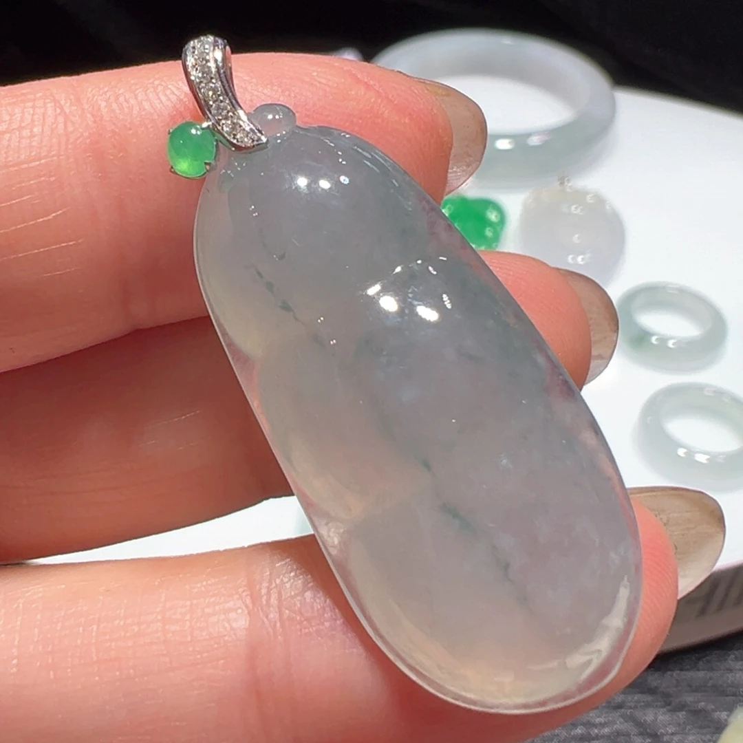 翡翠颈饰18K金镶嵌吊坠