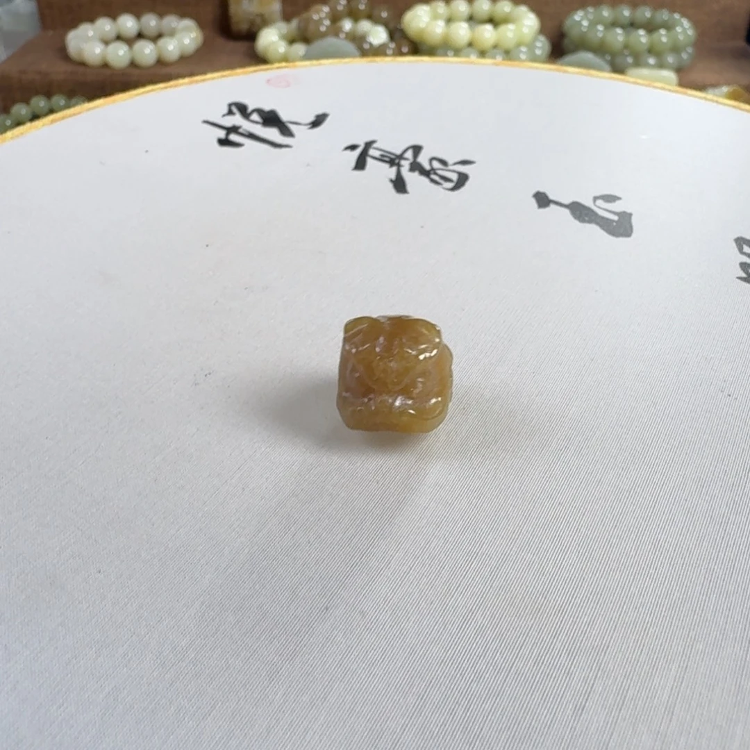 欧***乐和田玉未镶嵌手链