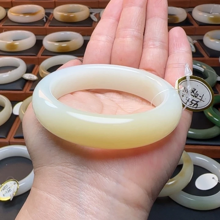 和田玉未镶嵌手镯 暖糯蜜糖 细润无包容