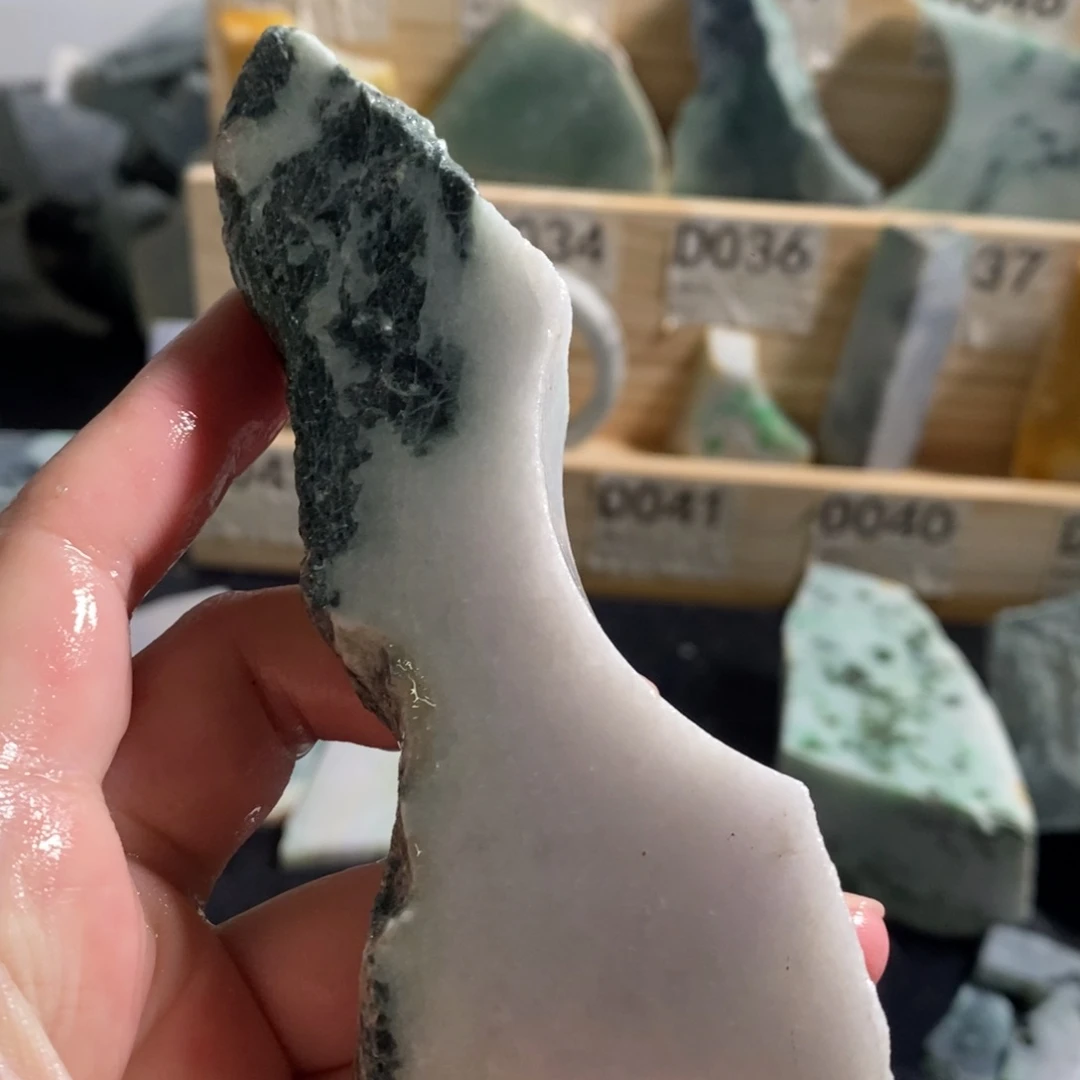 颈饰未镶嵌翡翠天然翡翠