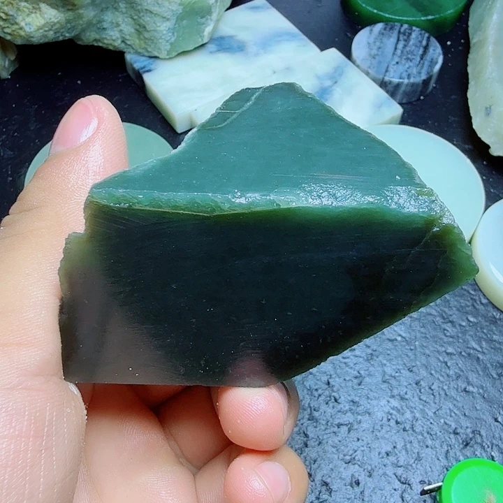 和田玉（糖玉）未镶嵌珠宝奇石