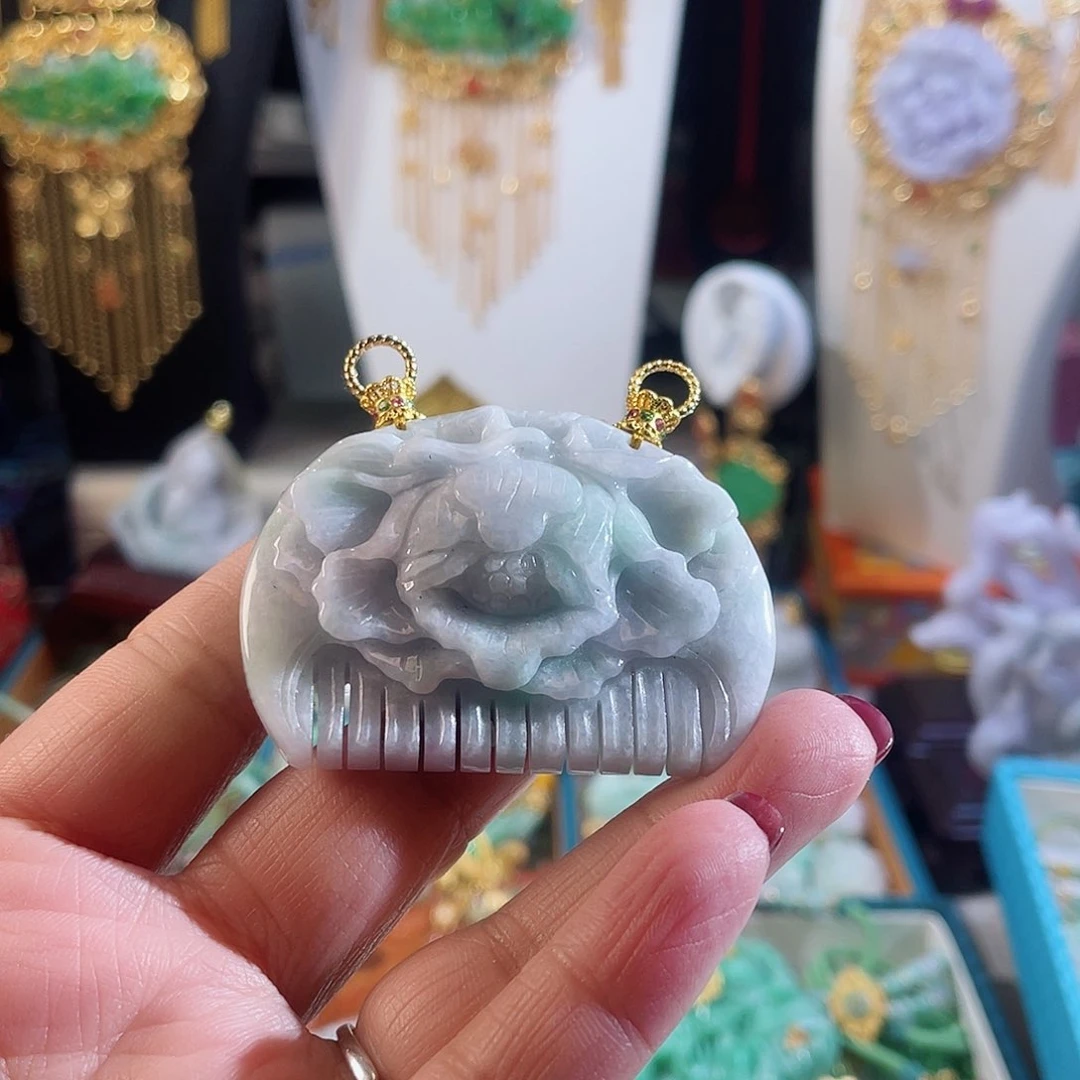 翡翠颈饰未镶嵌关****.梳子