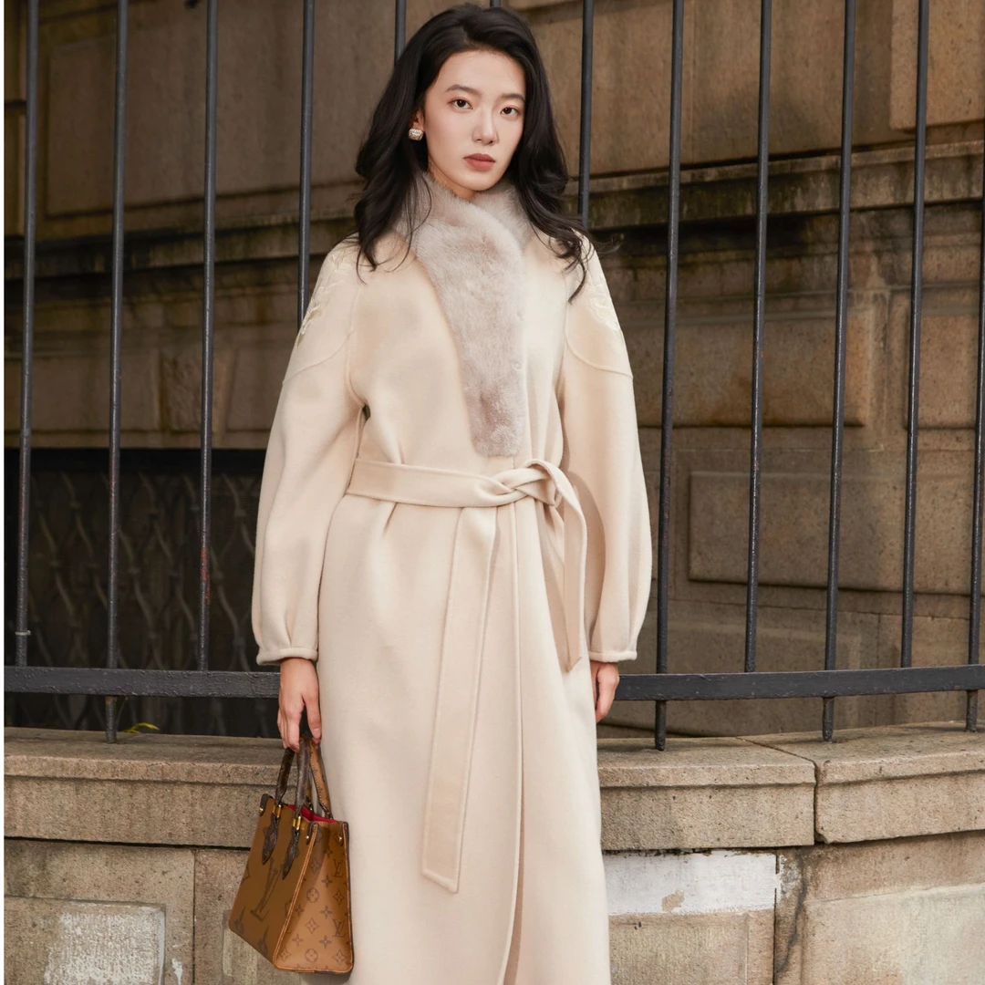 【露露】手推绣水貂毛气质纯羊毛双面呢保暖秋冬长款大衣YN-470337