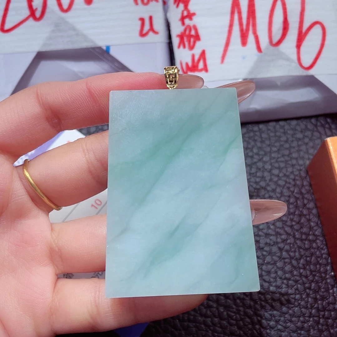 颈饰18K金镶嵌翡翠翡翠