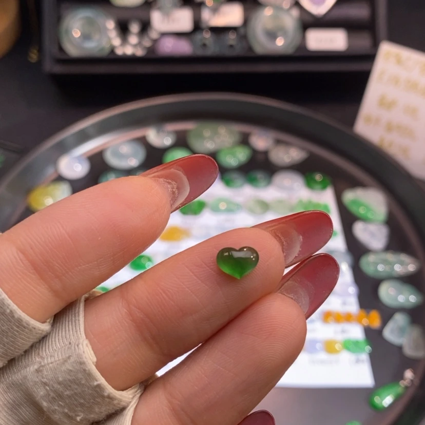 【闪购商品】翡翠挂件未镶嵌心