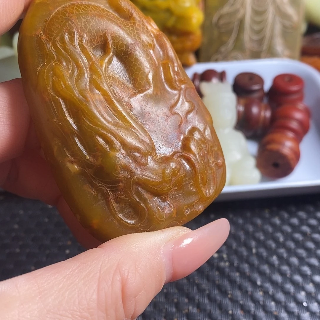 岫玉未镶嵌珠宝奇石