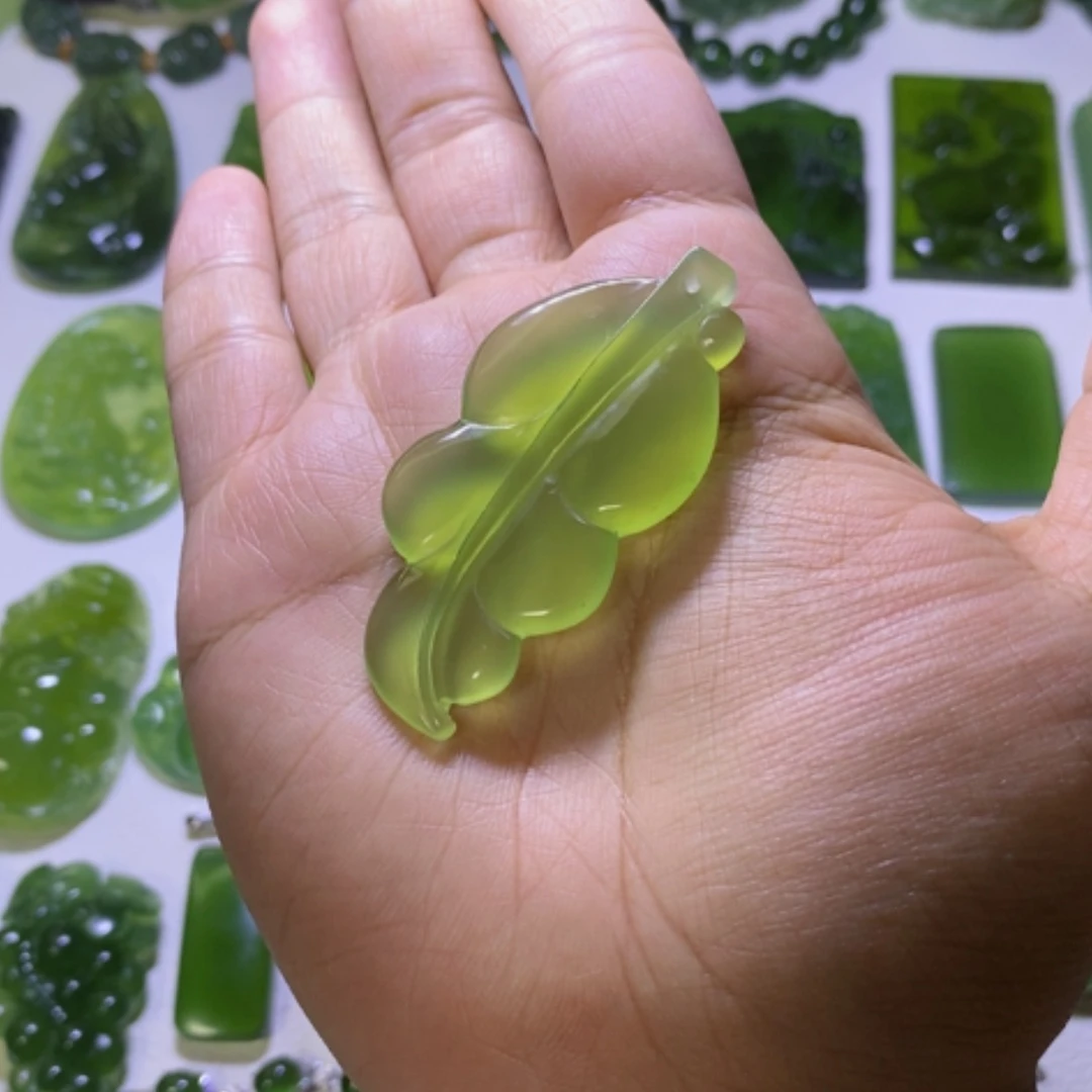 【闪购商品】未镶嵌蛇纹石玉颈饰