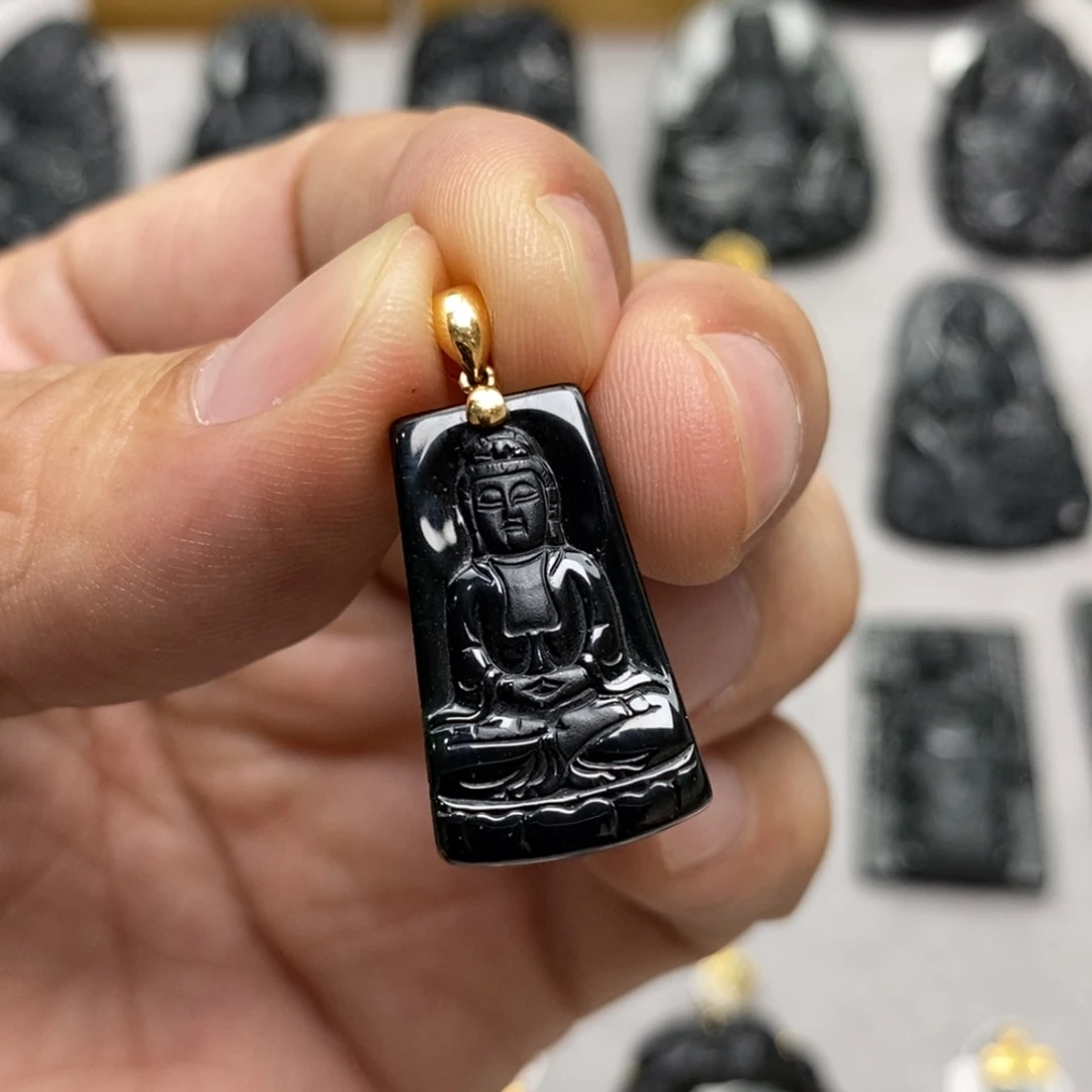 翡翠18K金镶嵌颈饰观音