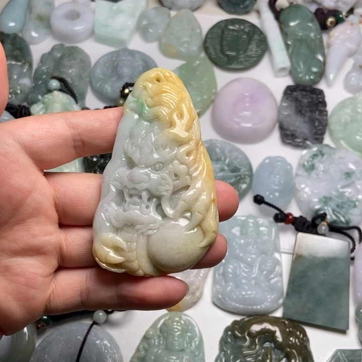 翡翠未镶嵌颈饰龙牌48