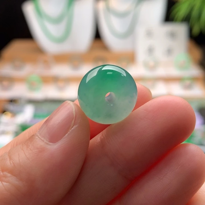 翡翠未镶嵌颈饰天然缅甸A货翡翠