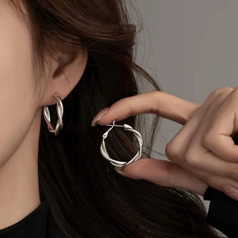 925银耳饰 纯银针麻花耳环气质百搭简约耳扣新款轻奢高级感素圈女