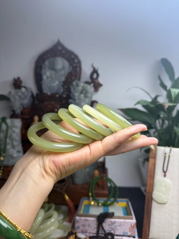 青海料湖水绿美人条《54～62圈口多样性发货》