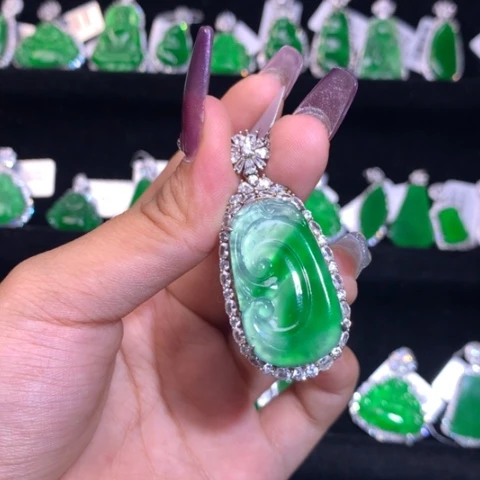 【闪购商品】颈饰银S925镶嵌翡翠天然翡翠
