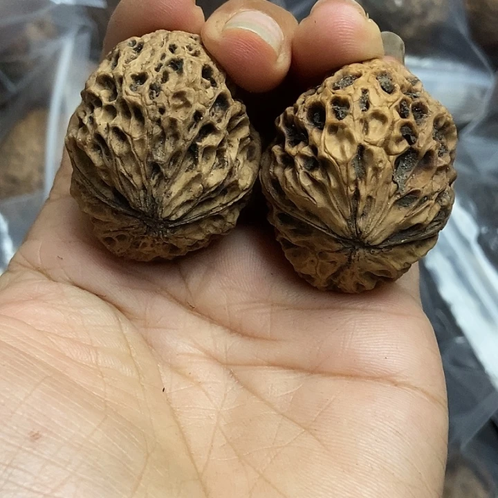 文玩核桃把件云南铁核桃基地8