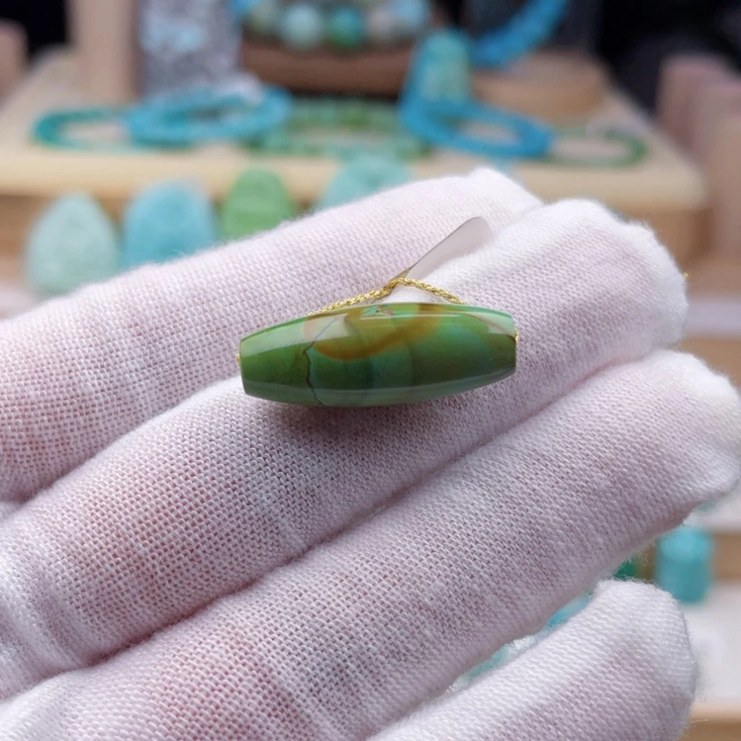 未镶嵌绿松石珠宝奇石