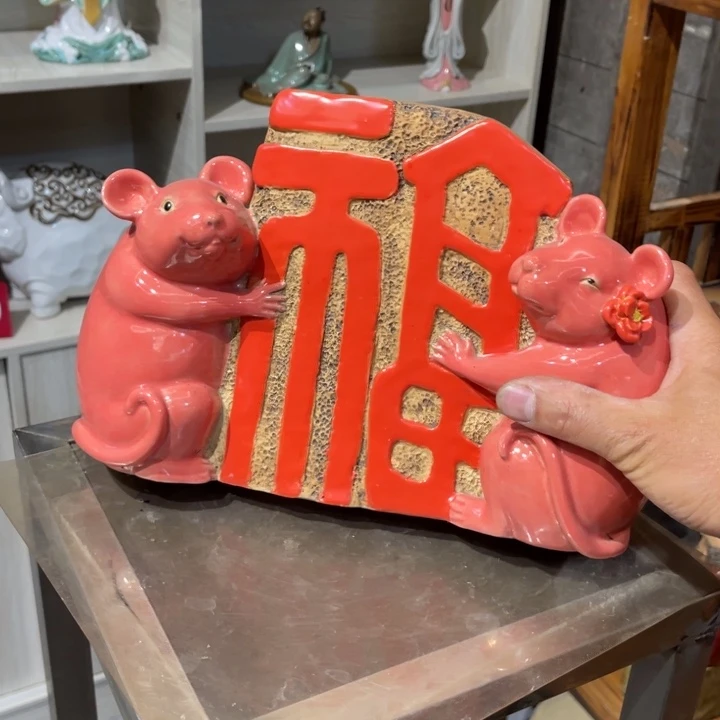 石湾公仔衬托盆景漂亮