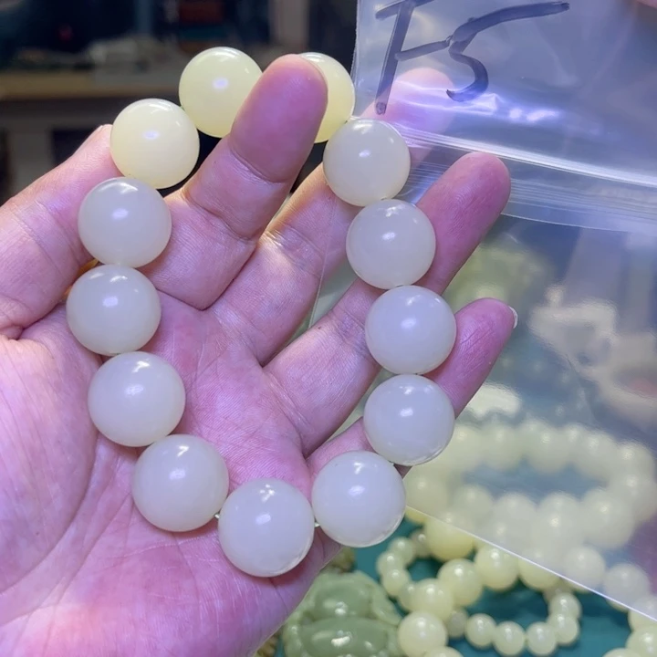 蛇纹石玉未镶嵌手串清*