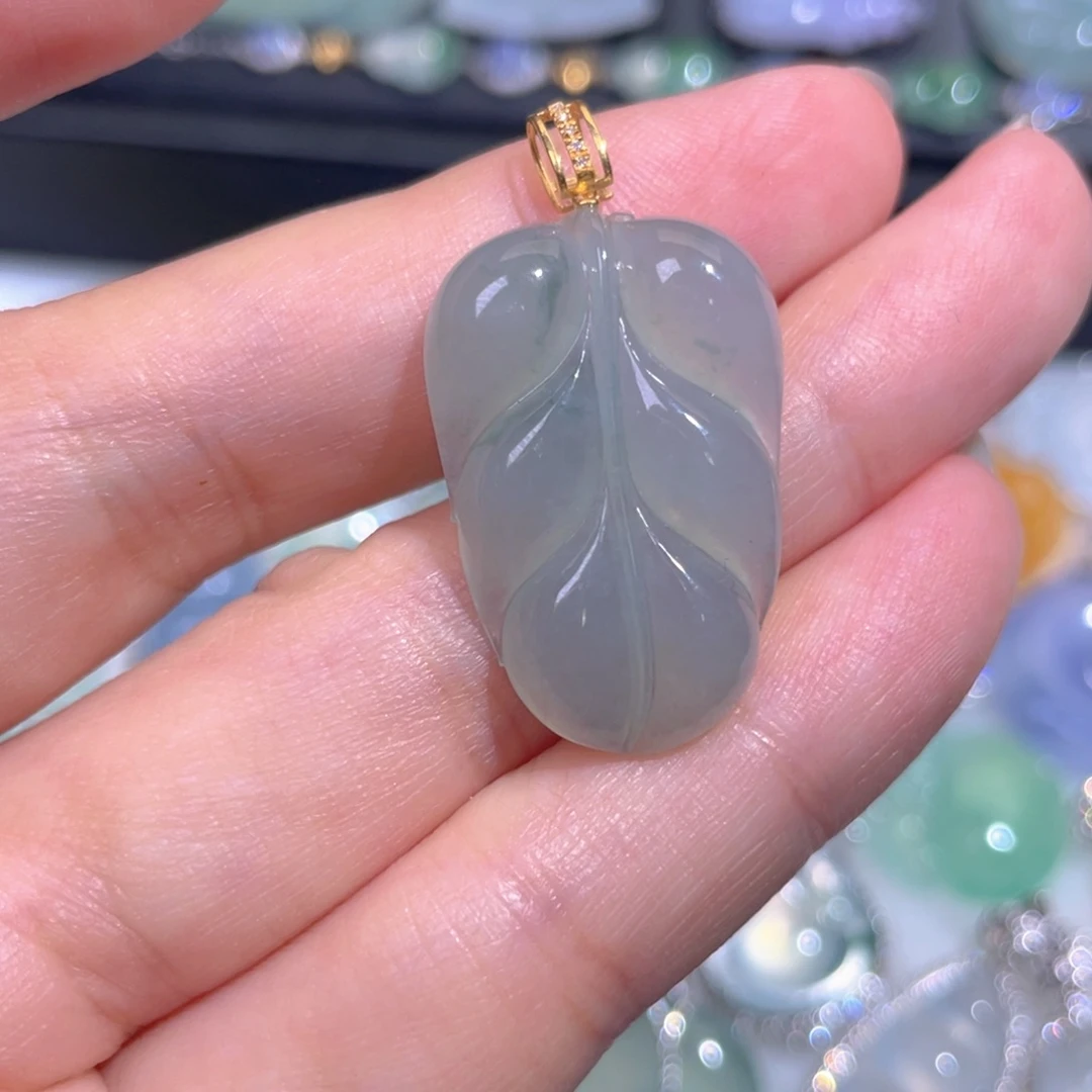 颈饰18K金镶嵌翡翠翡翠