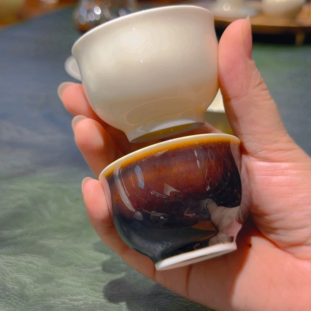 我*谁微澜定瓷 两只达观双色