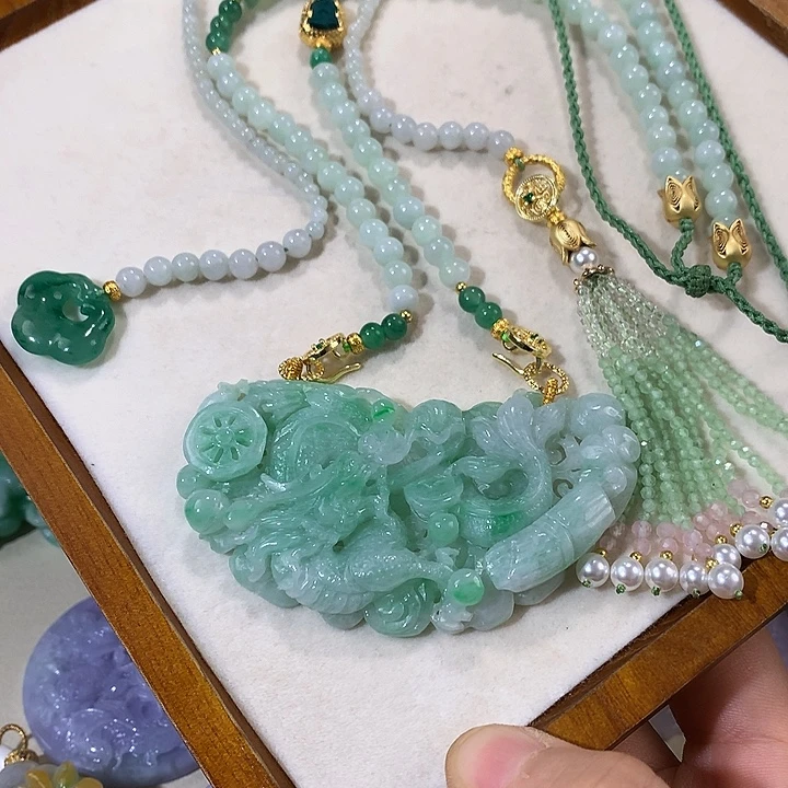 翡翠未镶嵌颈饰翡翠吊坠