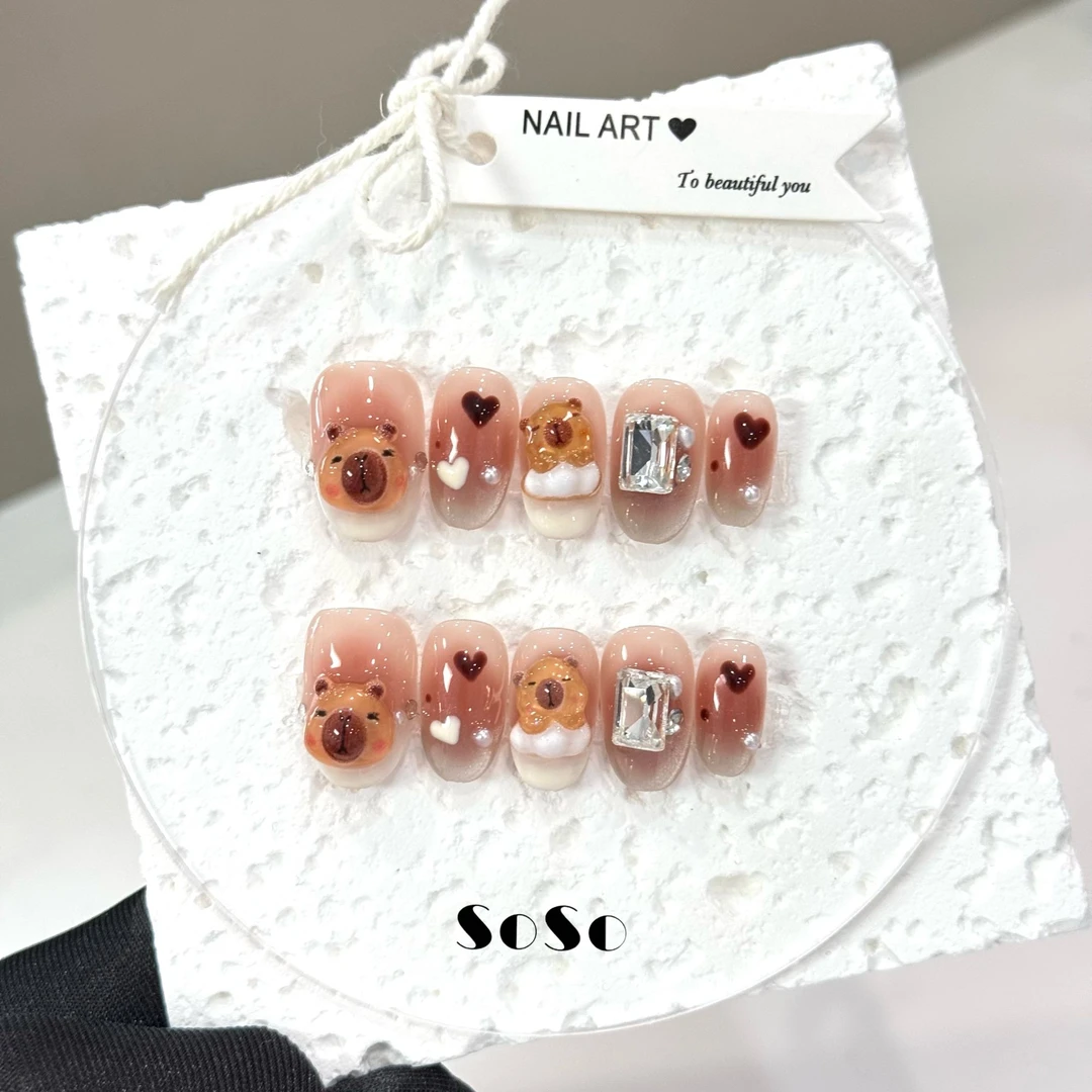 Nice SoSo【卡皮巴拉】纯手工穿戴甲可爱猫眼爱心镶钻立体饰品冰透