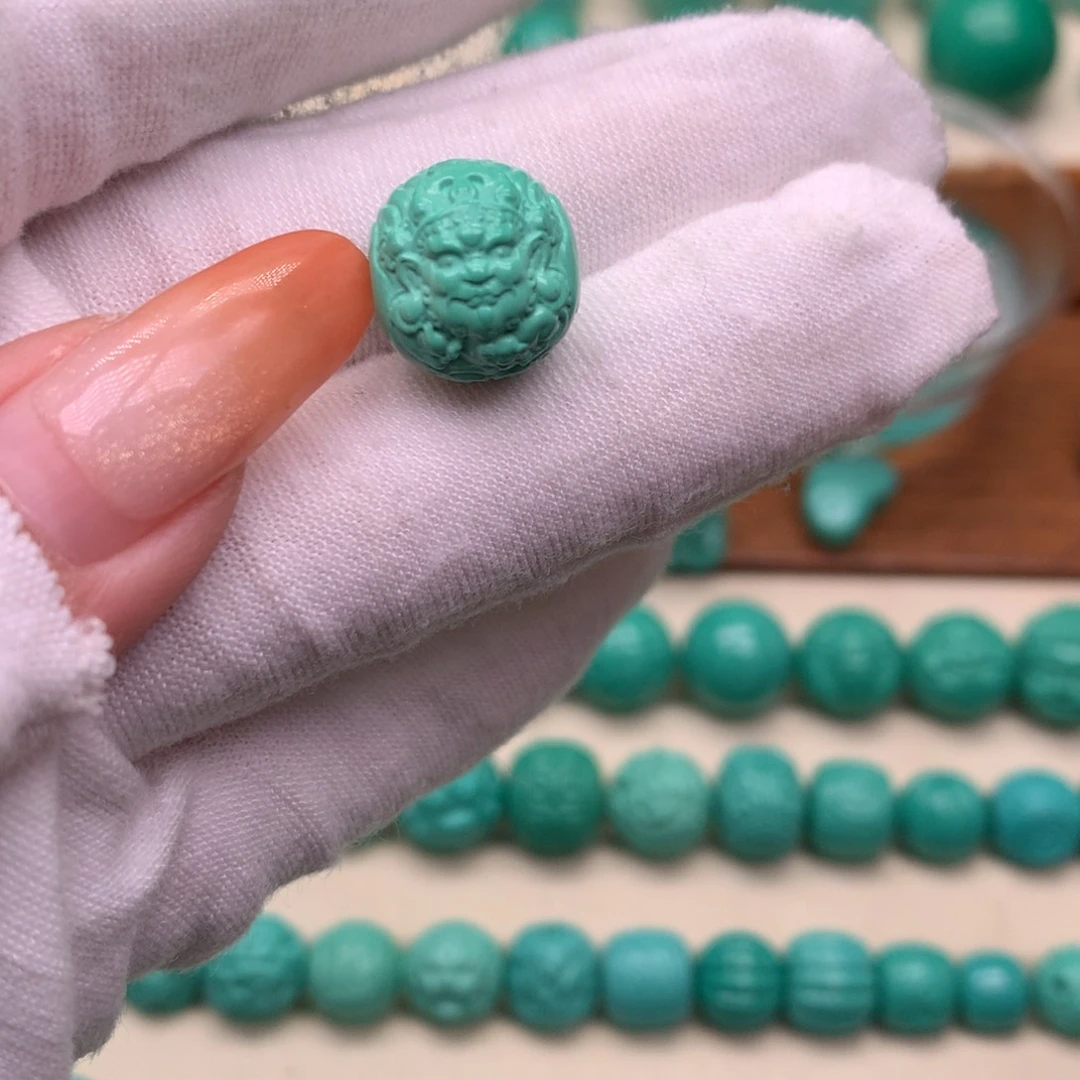 手工艺雕刻黄财神卡12.7