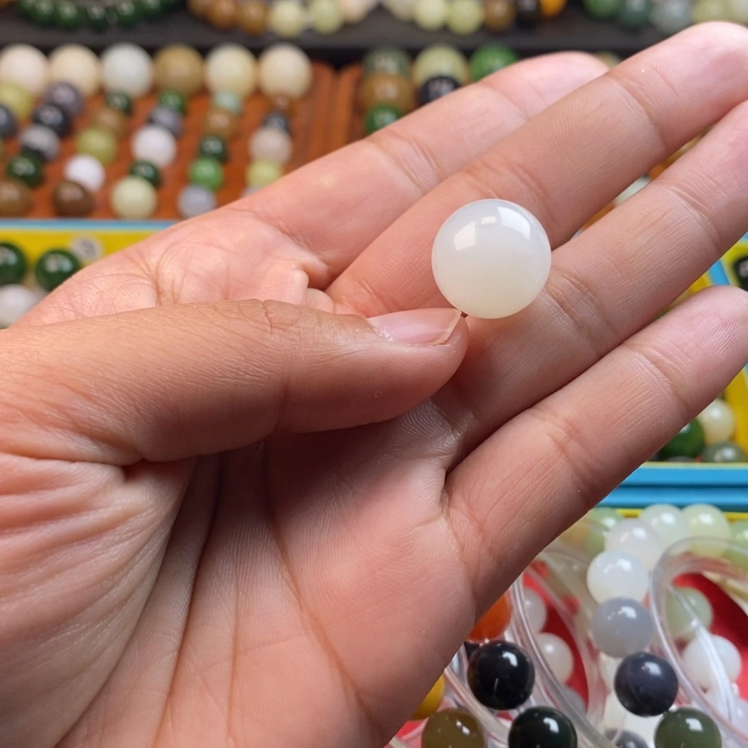 和田玉未镶嵌珠宝奇石卡16冰白y水线