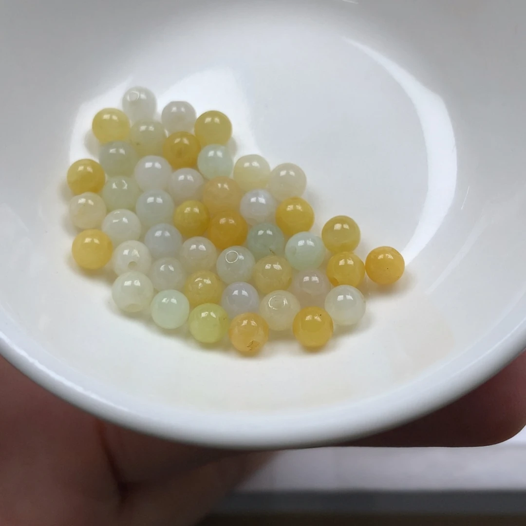 翡翠颈饰未镶嵌火*卡4➕。40颗。