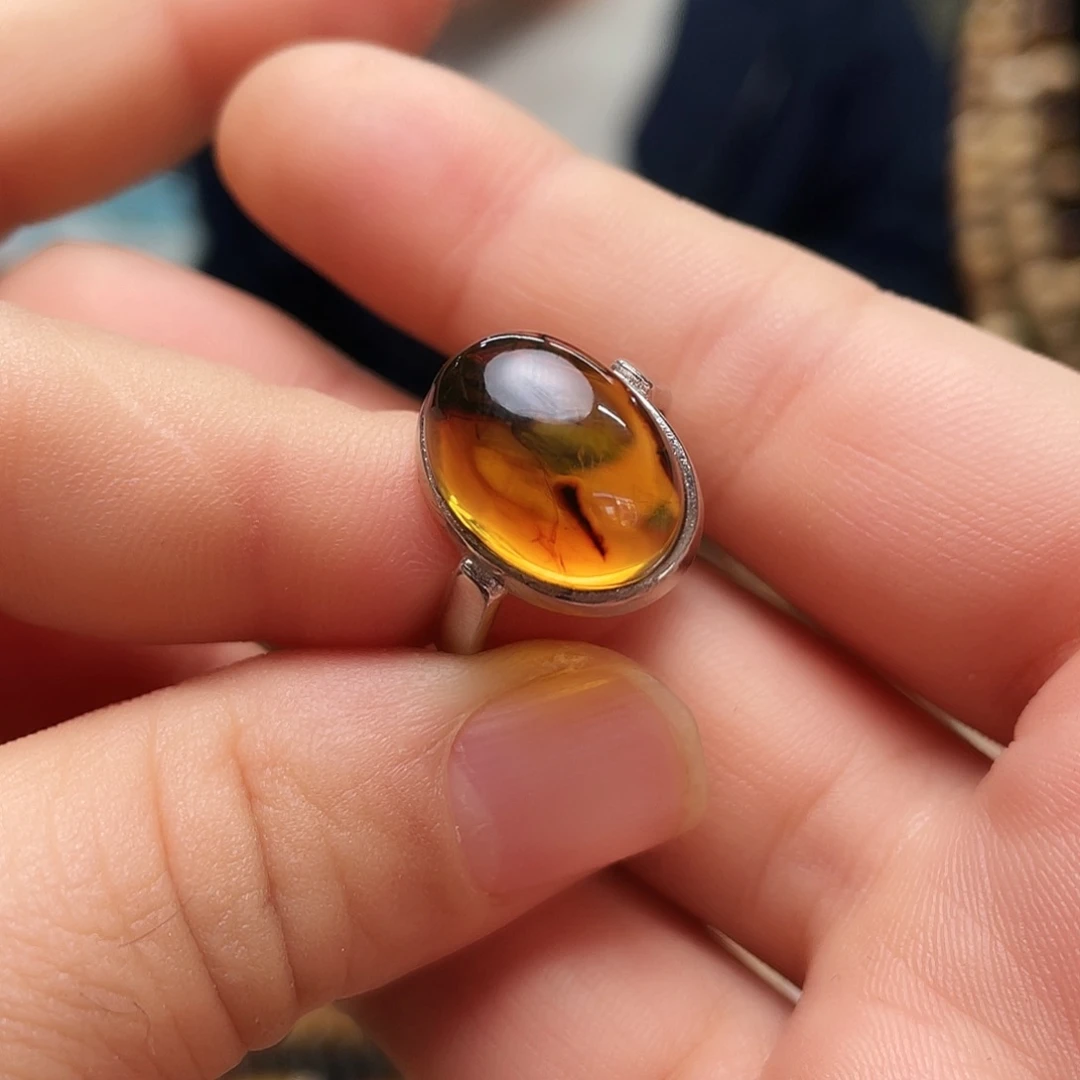 琥珀裸石未镶嵌大