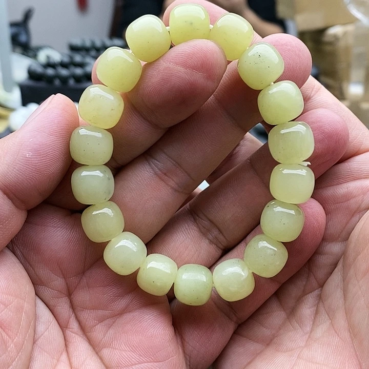 【闪购商品】未镶嵌手链和田玉12黄口青花深