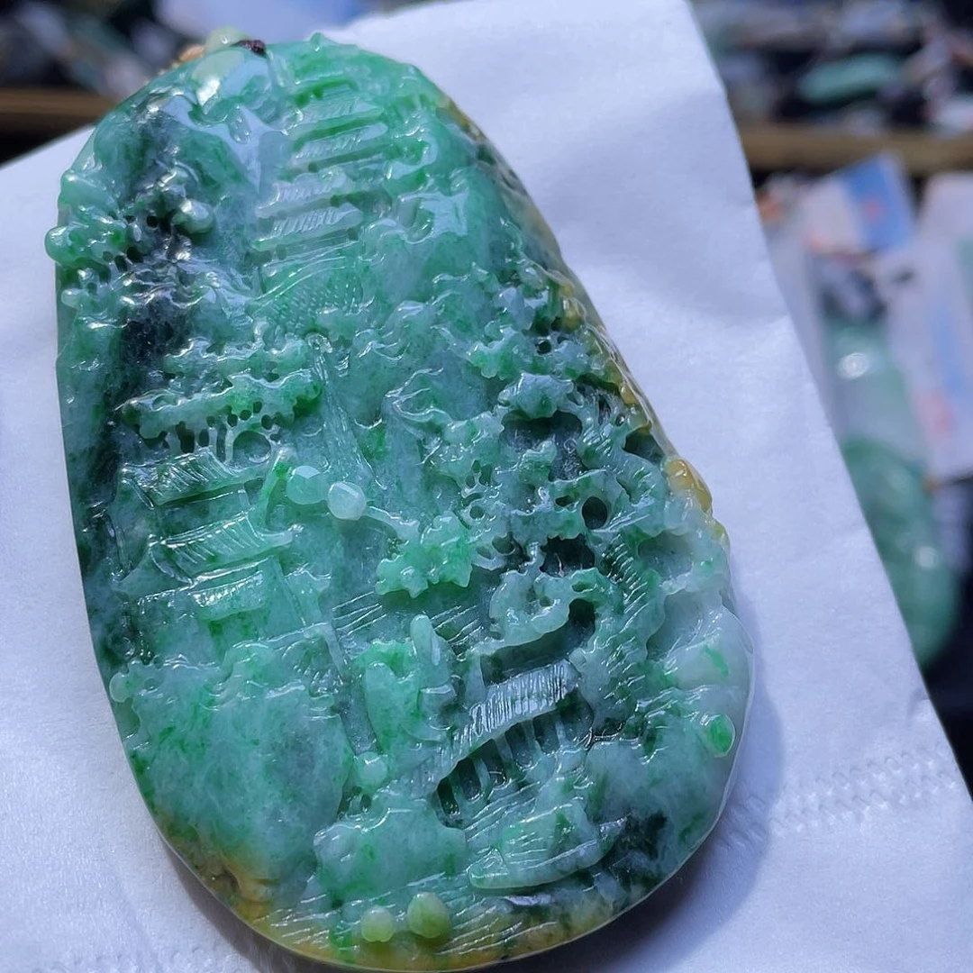 颈饰未镶嵌翡翠一个