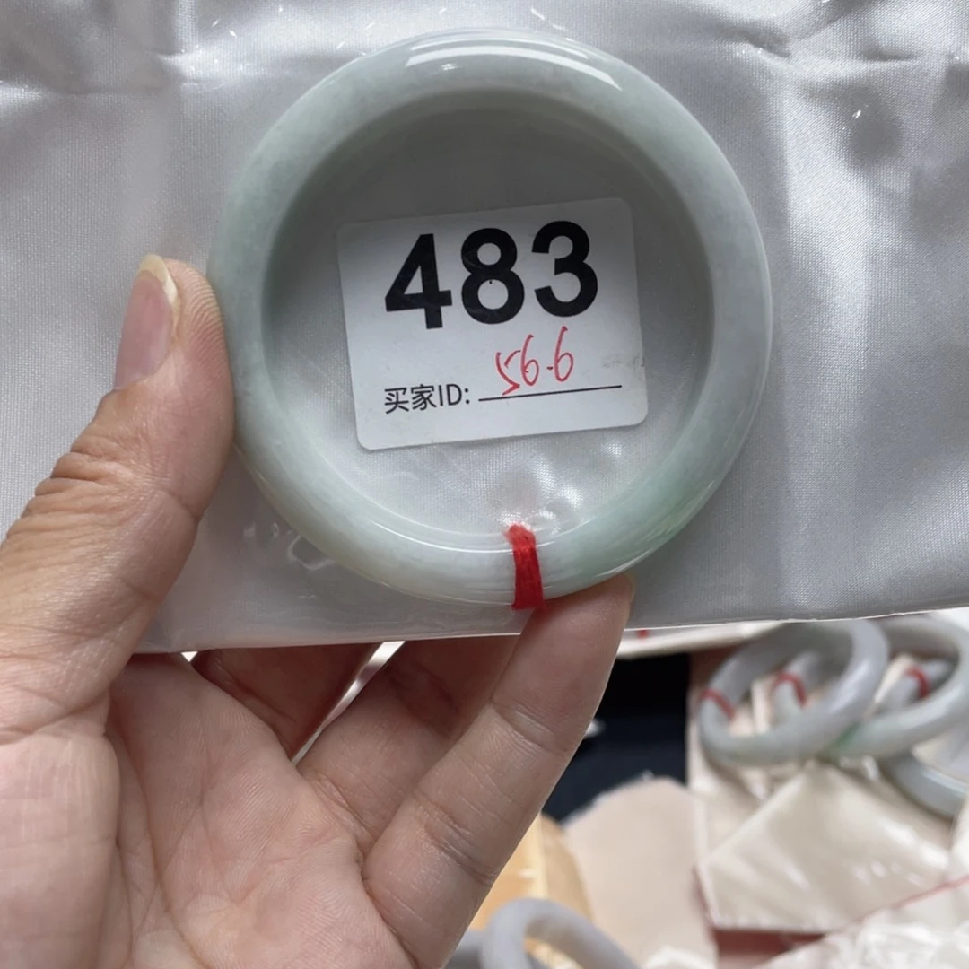 翡翠手镯未镶嵌483