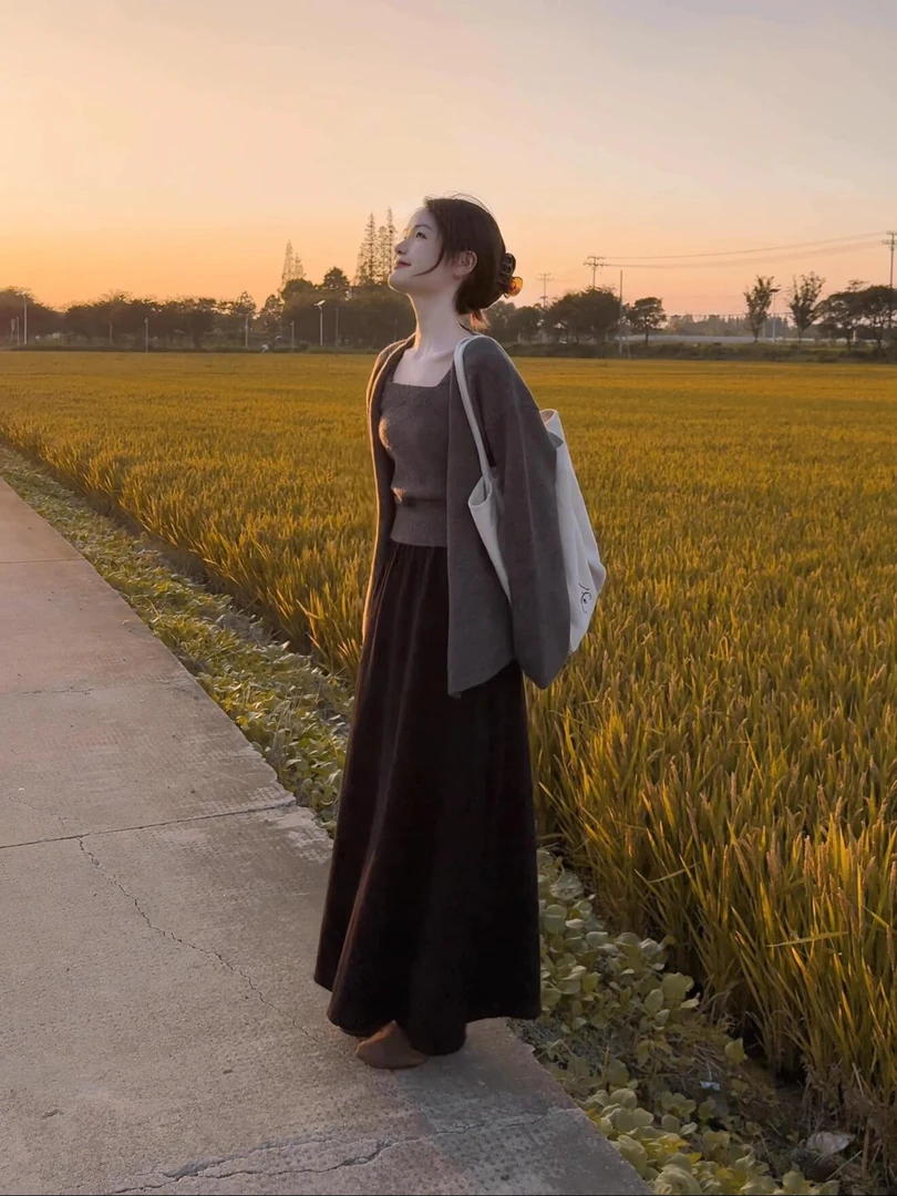 早春搭配一整套女高级感针织开衫背心女高腰显瘦半身裙三件套女潮