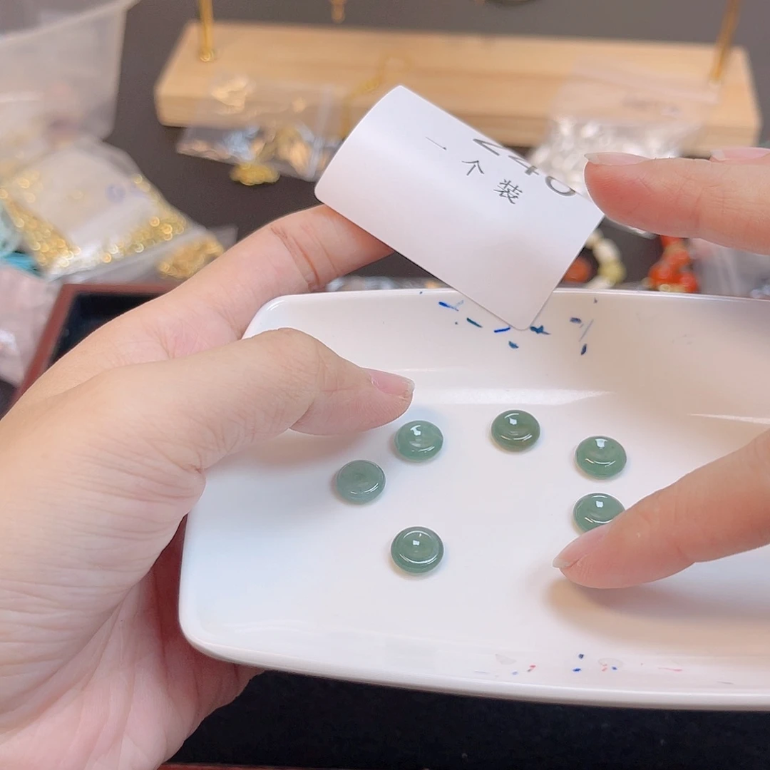 水晶珠宝半成品未镶嵌240。