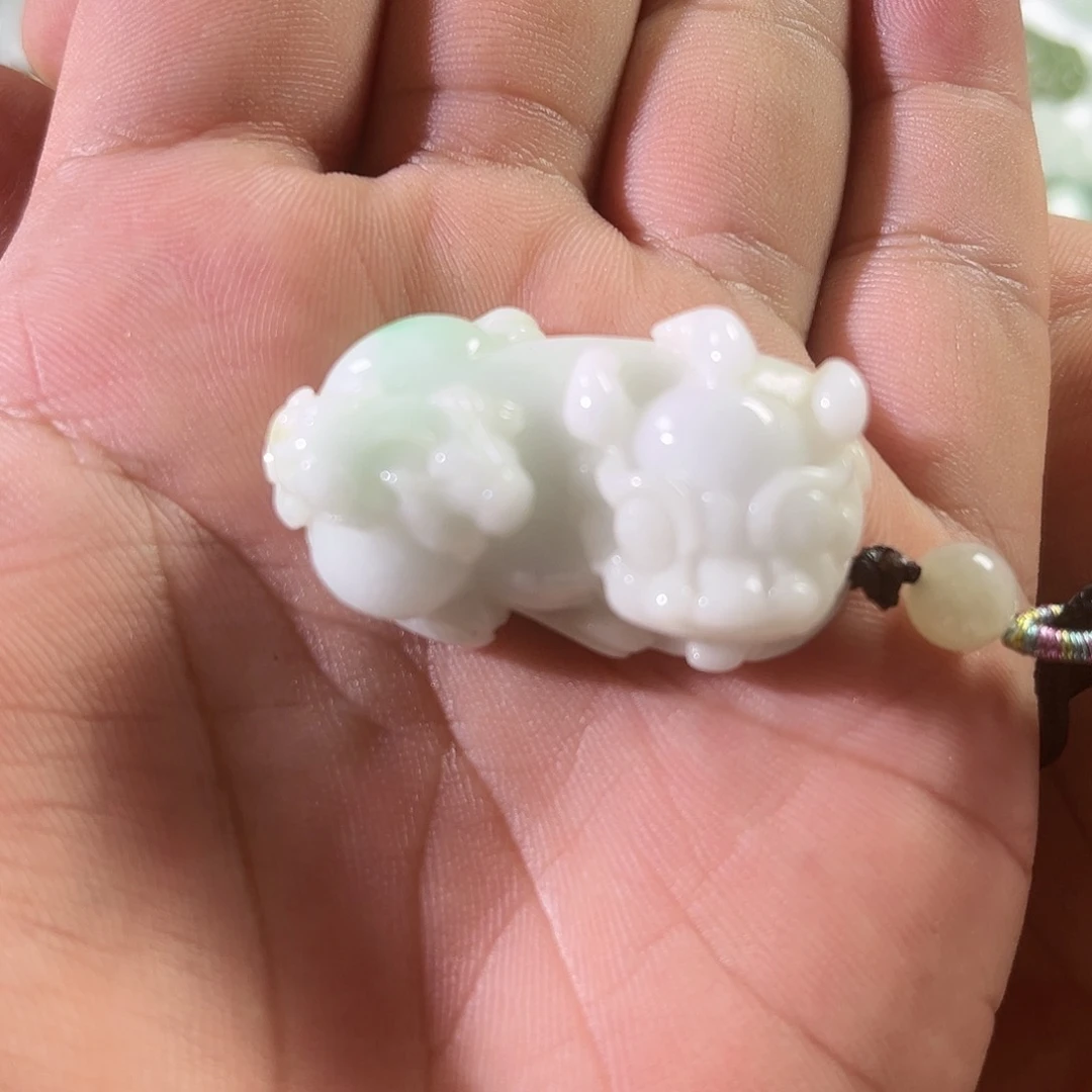 【闪购商品】翡翠未镶嵌颈饰貔貅