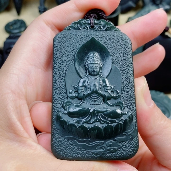 和田玉（青玉）未镶嵌颈饰双面雕刻