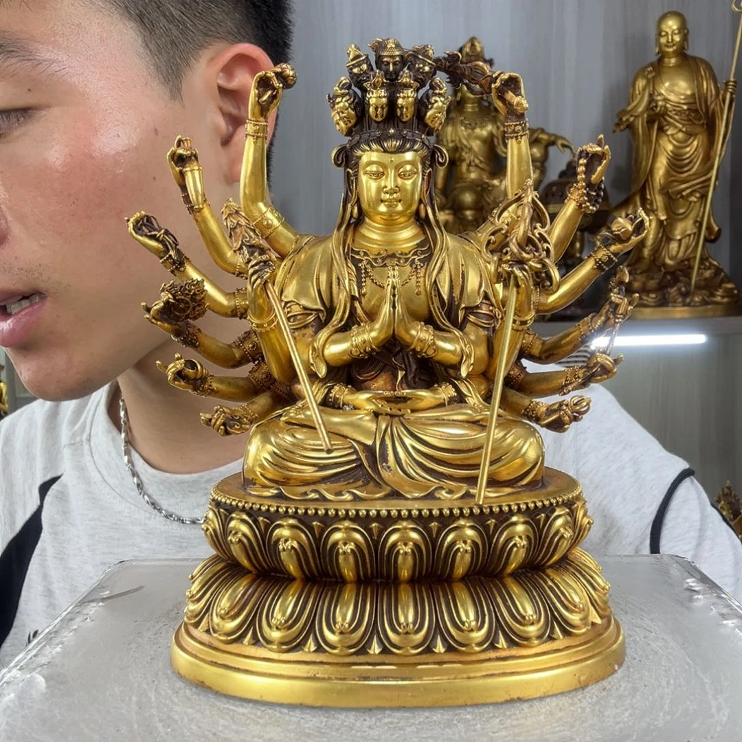 柏***化佛像的造型和造型都很精美