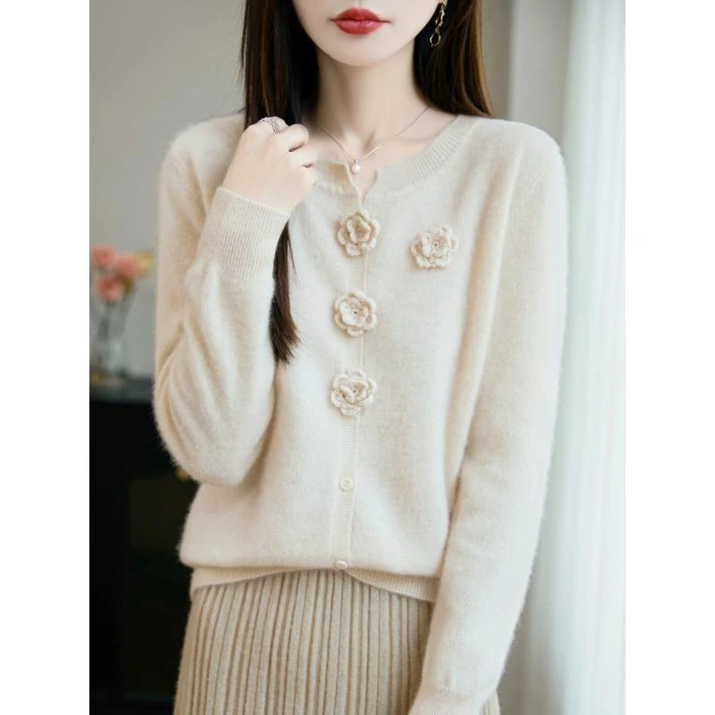 100羊毛圆领开衫立体玫瑰花洋气女士D257