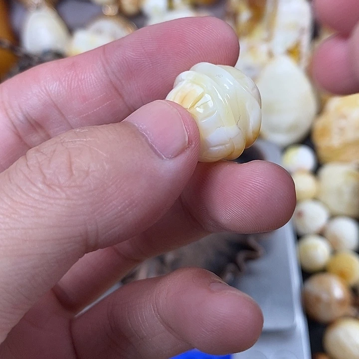 琥珀未镶嵌裸石我