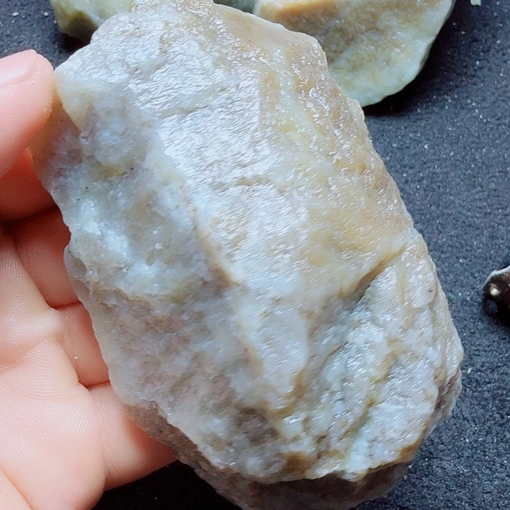 未镶嵌和田玉（糖玉）珠宝半成品