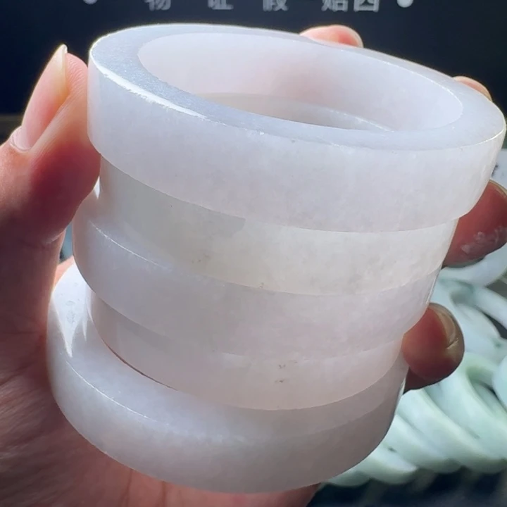 未镶嵌手镯定制翡翠