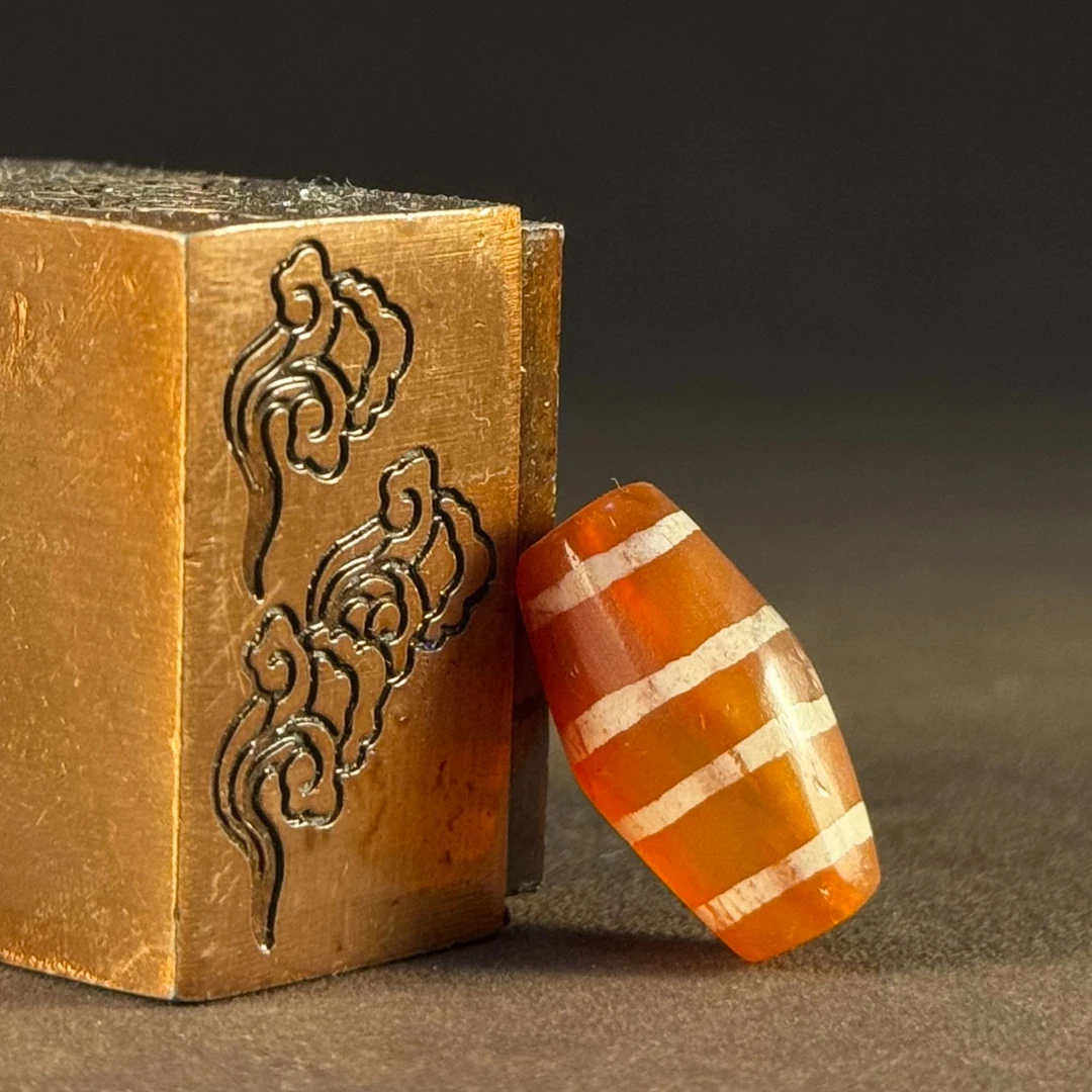 千年红玉髓19*10mm三线全美品蚀花玛瑙珠