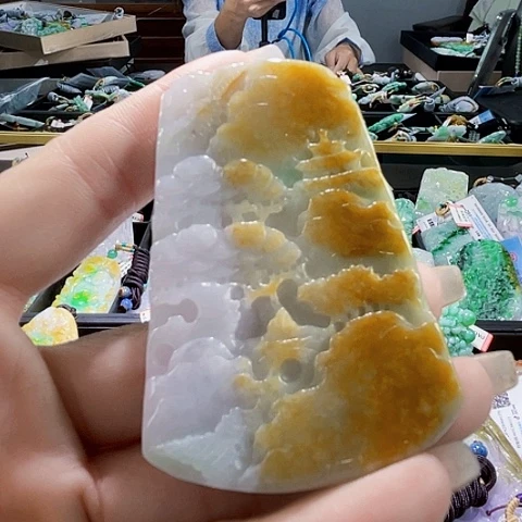 颈饰未镶嵌翡翠一个