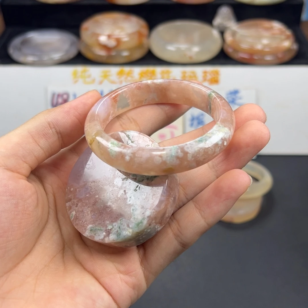 未镶嵌手镯石英质玉